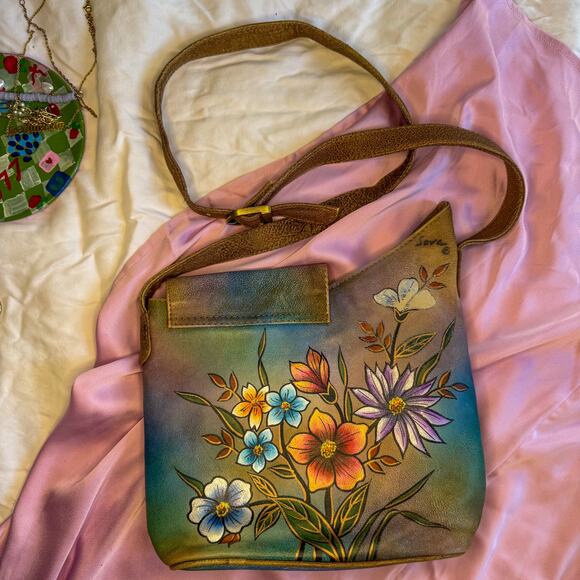 🎨SORA Hand-Painted Genuine Leather Crossbody Bag | Butterfly & Floral ArttoWear - Picture 2 of 5